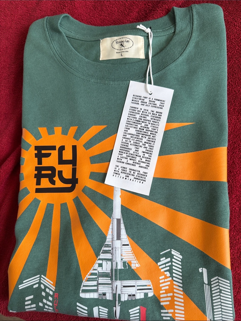 Graphic Short Sleeve Tee in Dark Green
